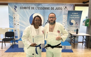 🏅 Remise des certificats de commissaire sportif à Kelly Mbega et Gregory Warlet.Toutes nos sincères félicitations à eux pour cette réussite ! 👏🥋